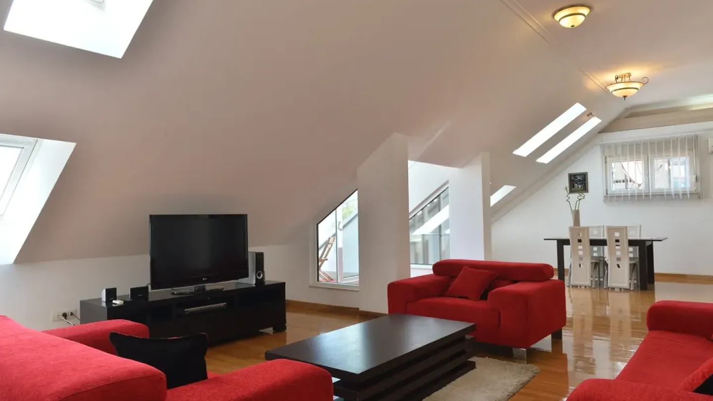 Spacious Modern Penthouse Apartment with Stunning Vračar Views - Image 1