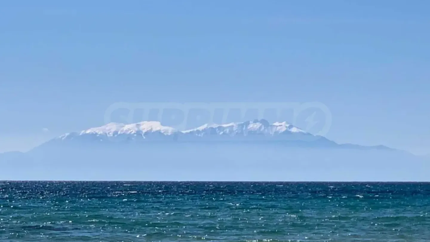 Luxury Coastal Home with Pool - 5 Bedrooms, Stunning Sea Views - Image 5