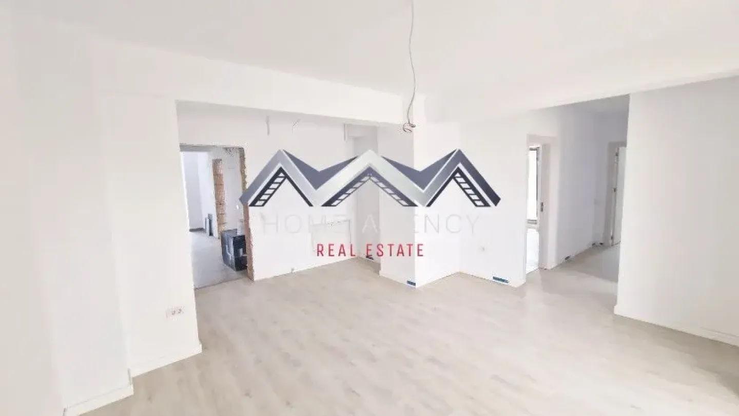 Spacious 1-Bedroom Apartment in New Otopeni Building with Parking - Image 1