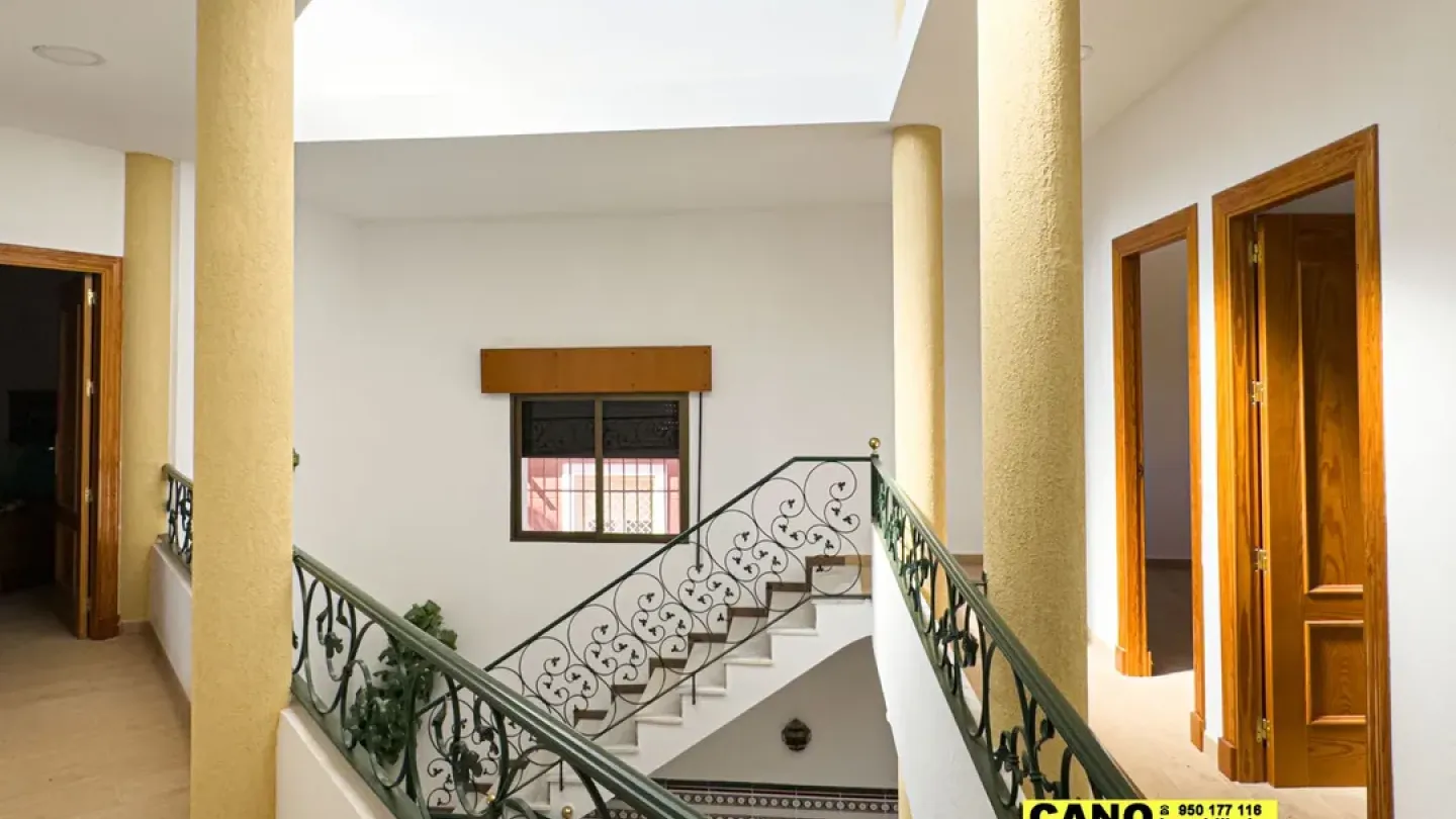 Spacious 5-Bedroom Chalet with Pool & BBQ in Huércal de Almería - Image 5