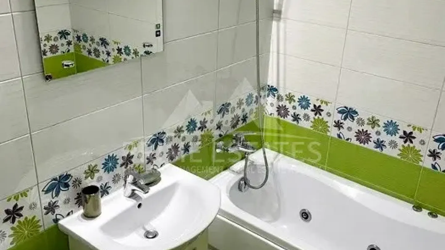 Stylish 2-Bedroom Apartment for Rent in Bucharest's Gorjului District - Image 3