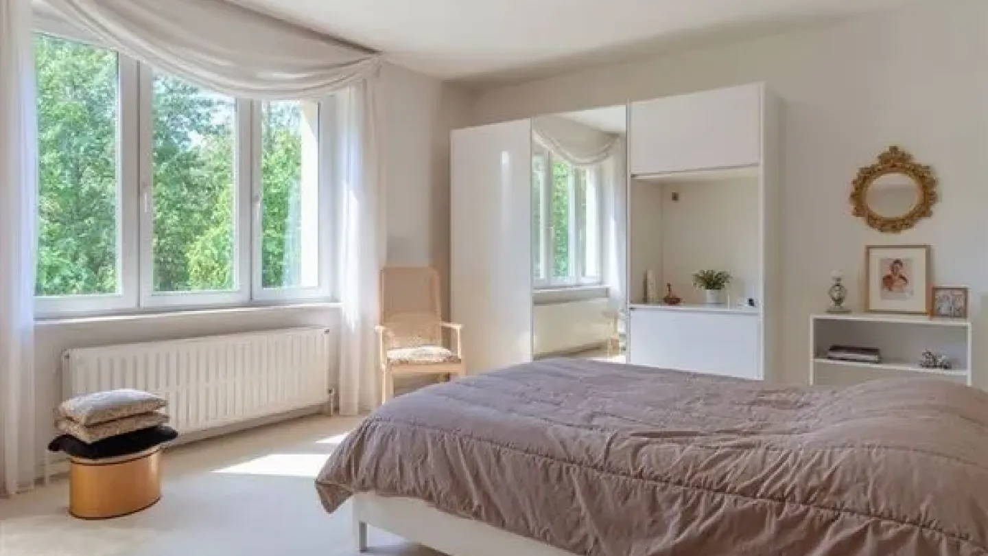 Charming 5 Bedroom House with Garden in Sint-Genesius-Rode - Image 4