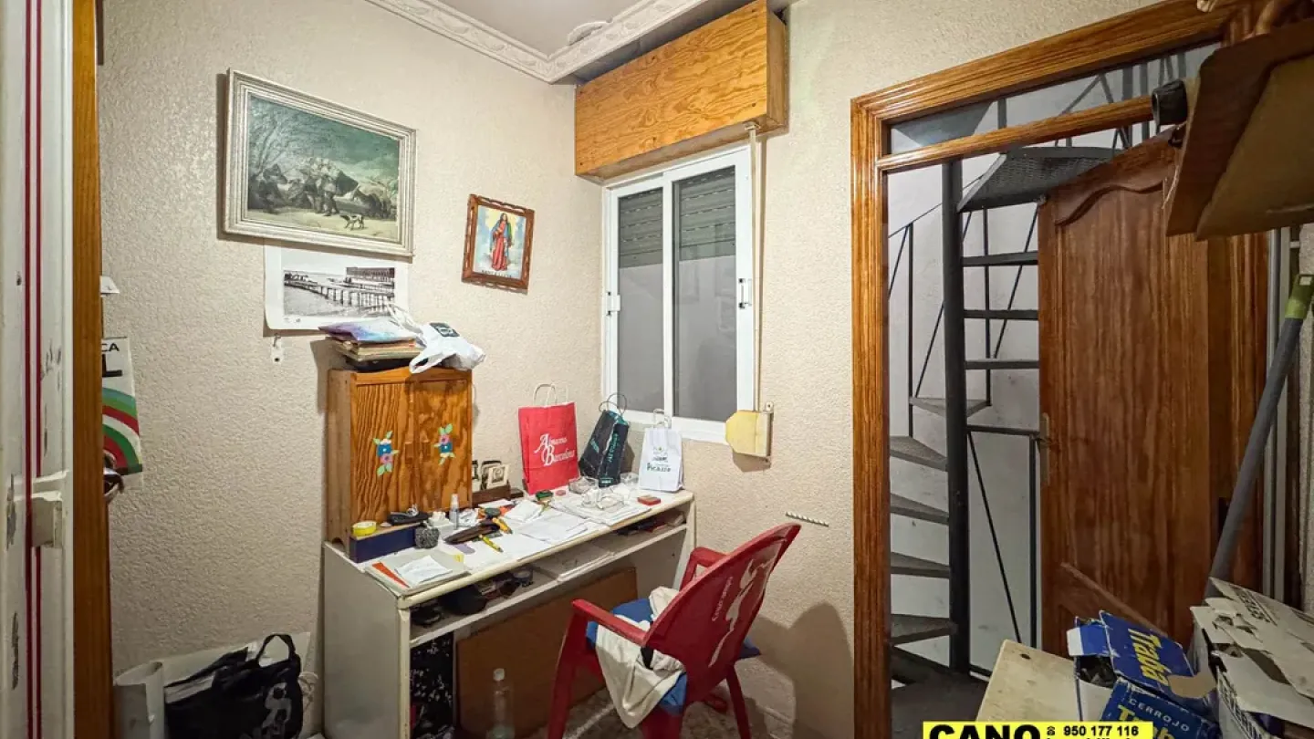 Spacious 4-Bedroom House in Almería City Center - €219,000 - Image 1