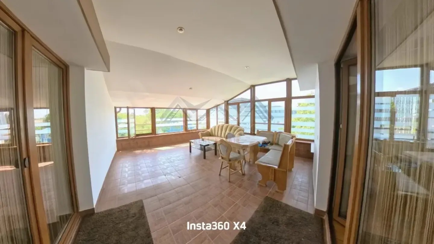 Spacious Family Home with Garage - Otopeni Central - Image 5