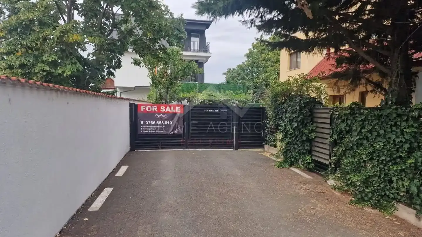 Spacious Family Home with Garage - Otopeni Central - Image 4