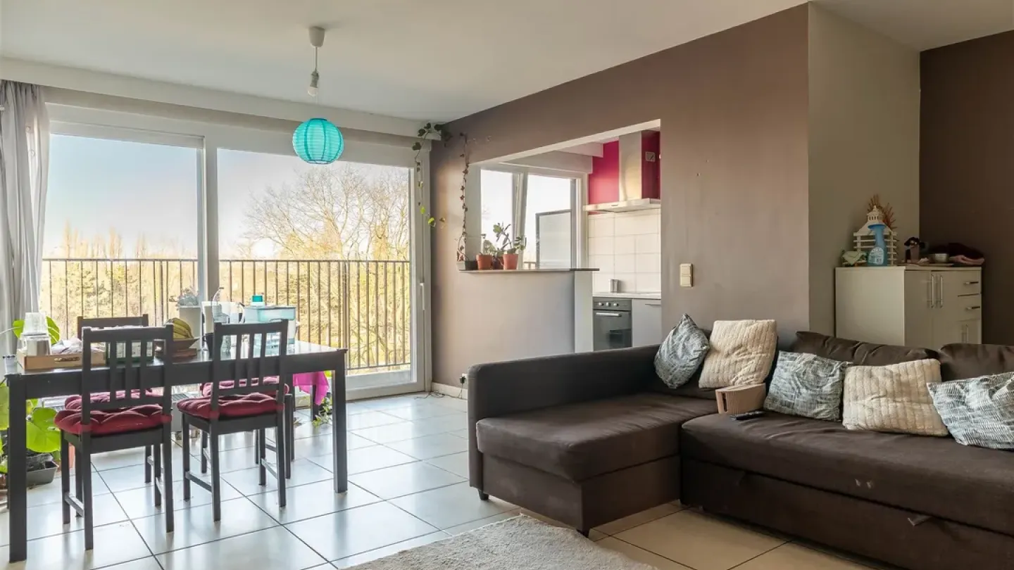 Charming Apartment with Double Terrace in Evere - Perfect for Living - Image 1