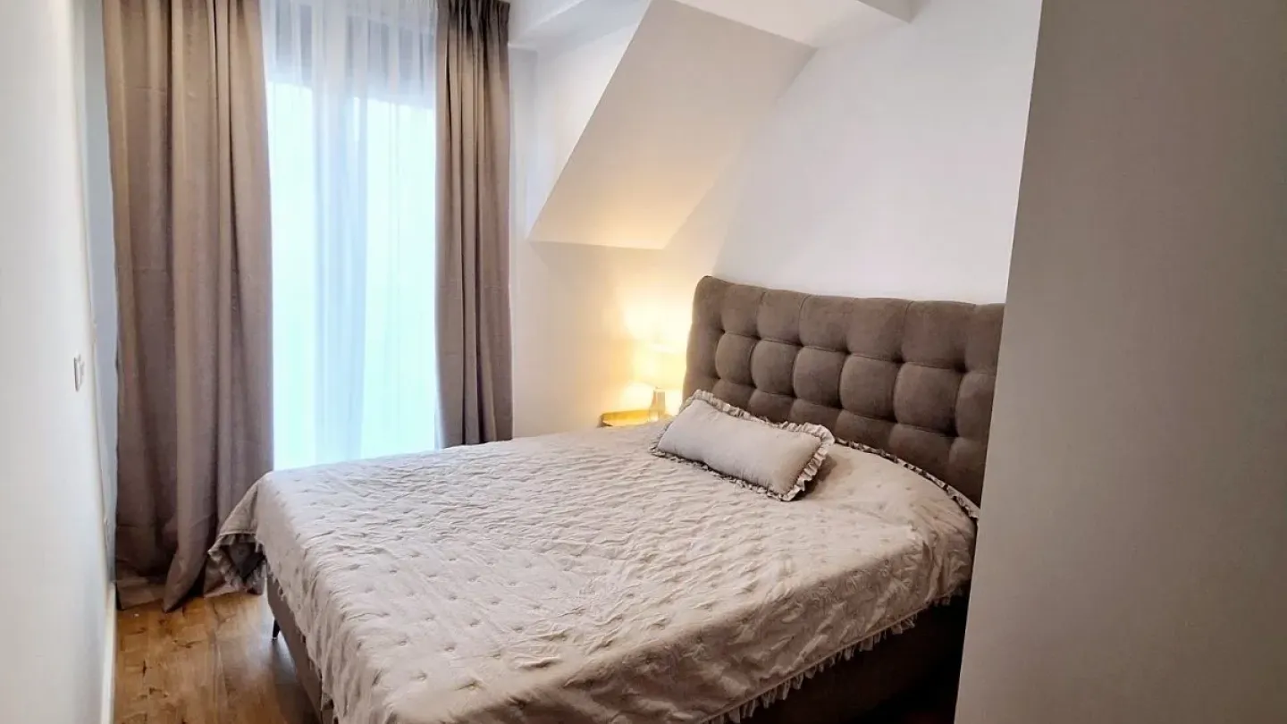 Spacious 3-Bedroom Apartment Near Crvena Zvezda with Modern Amenities - Image 3