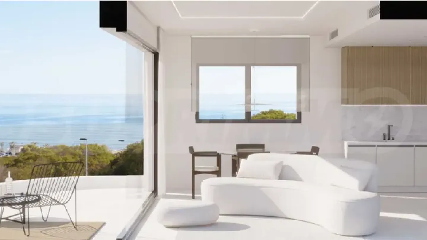 Spacious 2-Bedroom House Near Beach in Torrevieja - Image 5