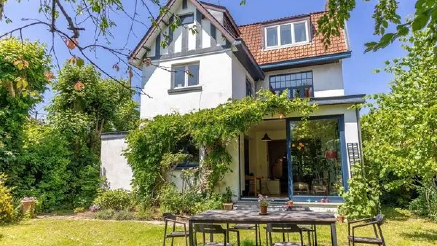 Art Deco Villa in Fort-Jaco – 5 Bedrooms, Green Oasis, 250m² - Image 2