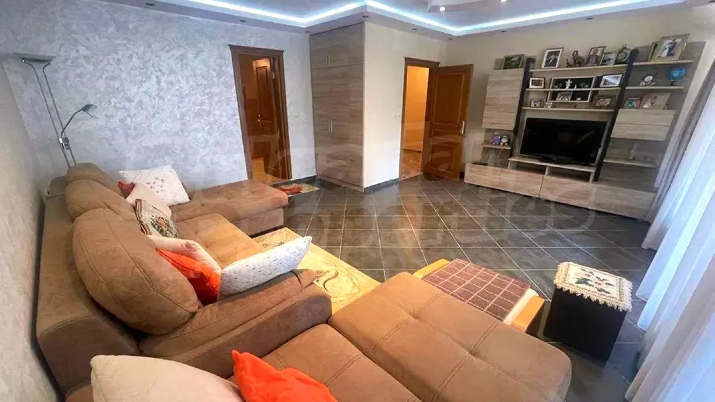 Spacious 2-Bedroom Apartment Near Borisova Garden, Burgas, Fully Furnished - Image 5