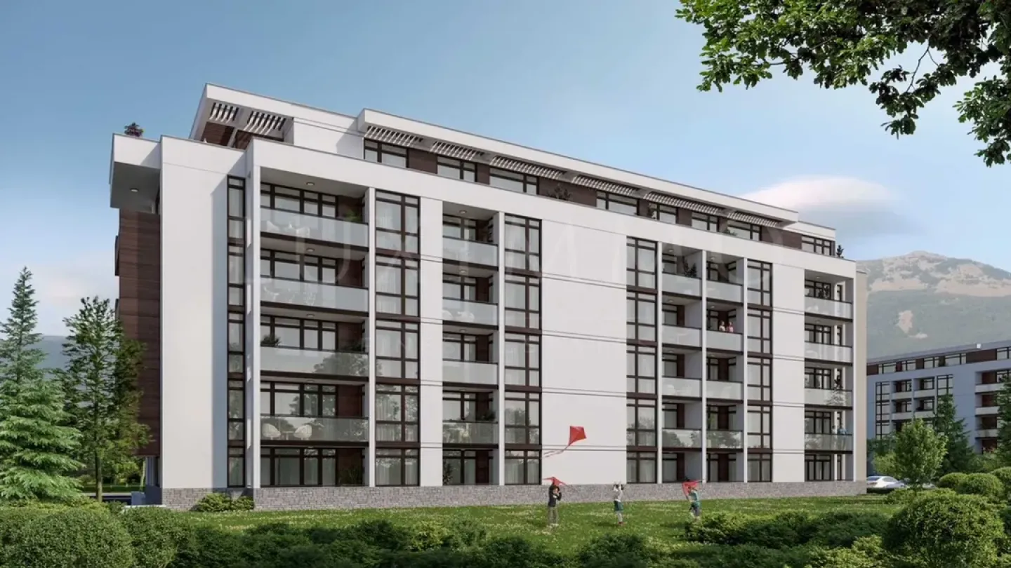 Spacious Apartment with Mountain & Park Views in Sofia - Image 3