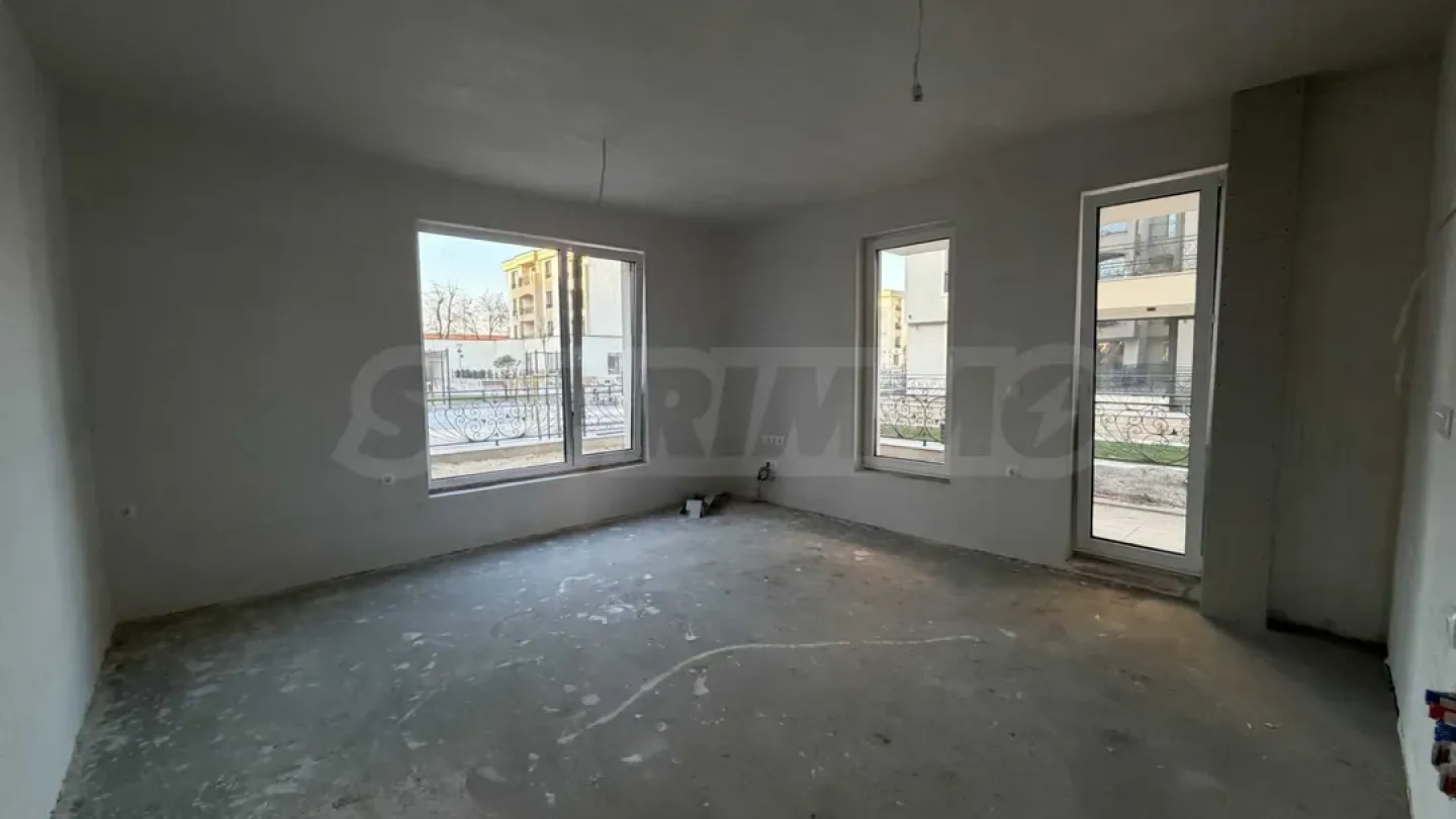 Spacious 3-Bedroom Apartment with Private Garden in Plovdiv - Image 4