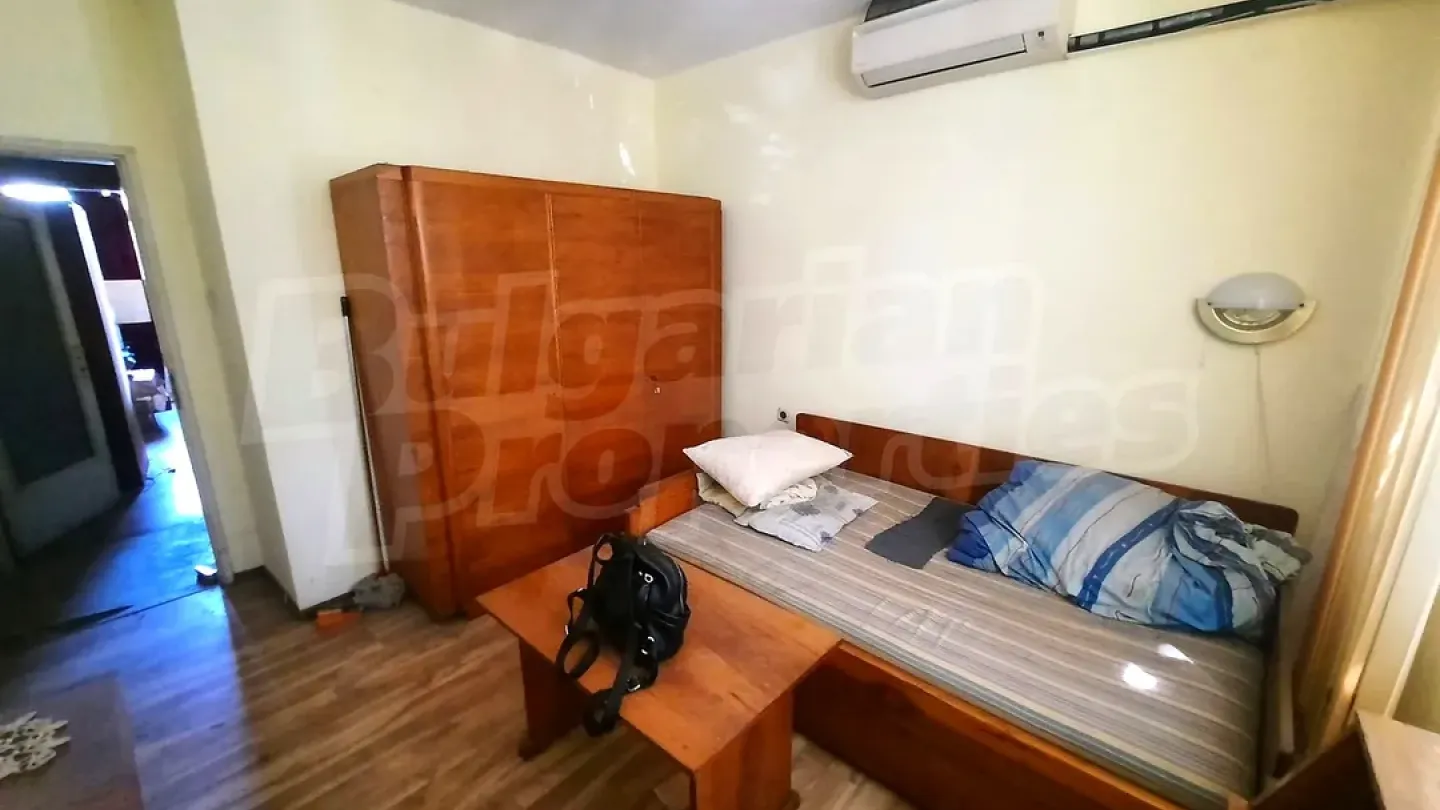 Spacious 2-Bedroom Apartment in Burgas - Izgrev, Renovate to Your Taste - Image 4