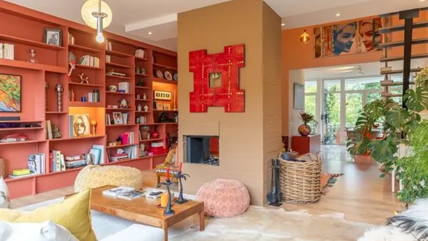 Spacious Duplex with Terraces, Fireplace & Prime Ukkel Location - Image 3