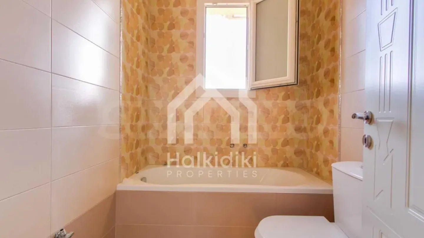 Spacious Villa in Kallithea with Pool and Multiple Amenities - Image 5