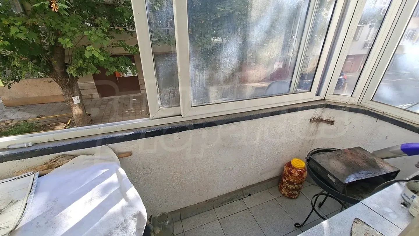 Spacious, Fully Furnished 2-Bedroom Apartment in Macdrive, Varna - Image 2