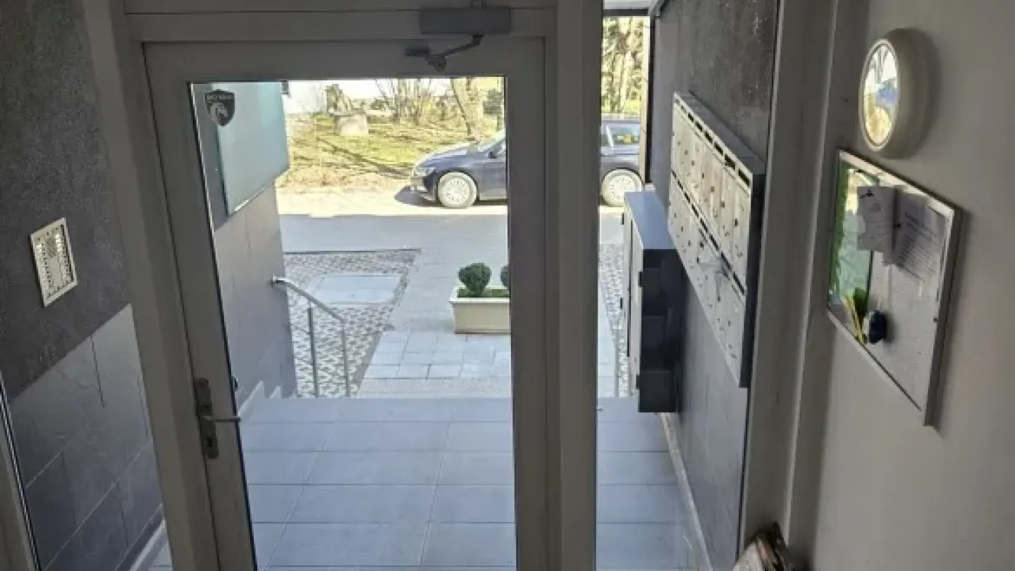 Fully Furnished Sofia Apartment with Pool, Excellent Location - Image 5