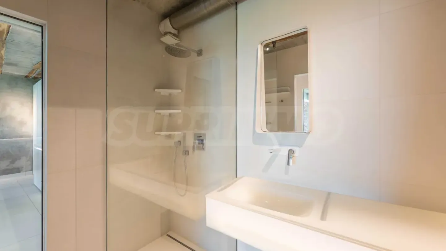 Luxury 2-Bedroom Apartment in Varna - Smart Building - Image 5