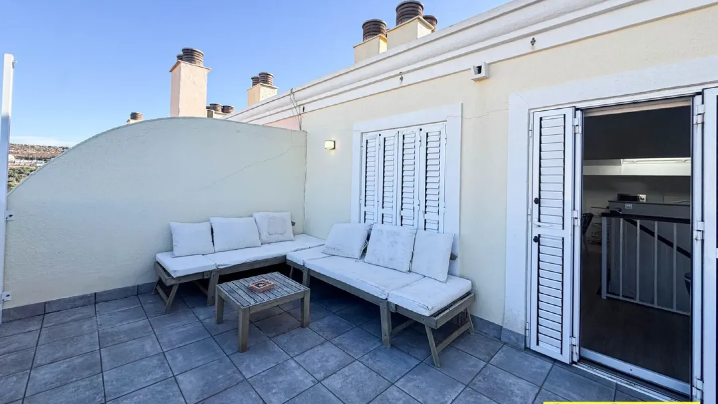 Spacious Duplex Apartment with Sea Views in Almerimar, Spain - Image 4