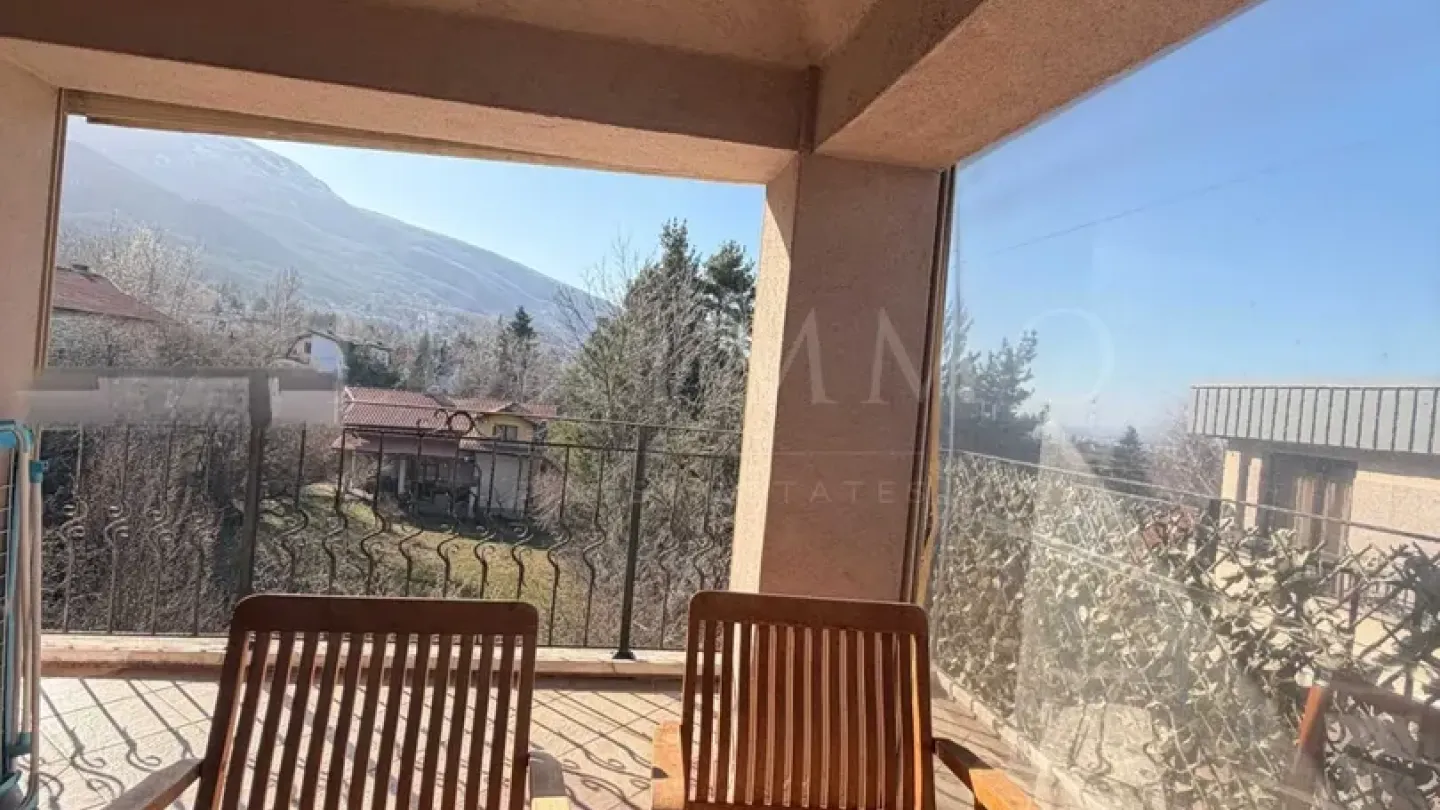 Luxurious Simeonovo Maisonette with Stunning Mountain Views - Image 5