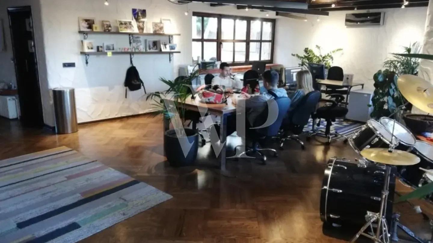 Spacious House with Pool and Terrace in Belgrade, 5 Bedrooms - Image 4