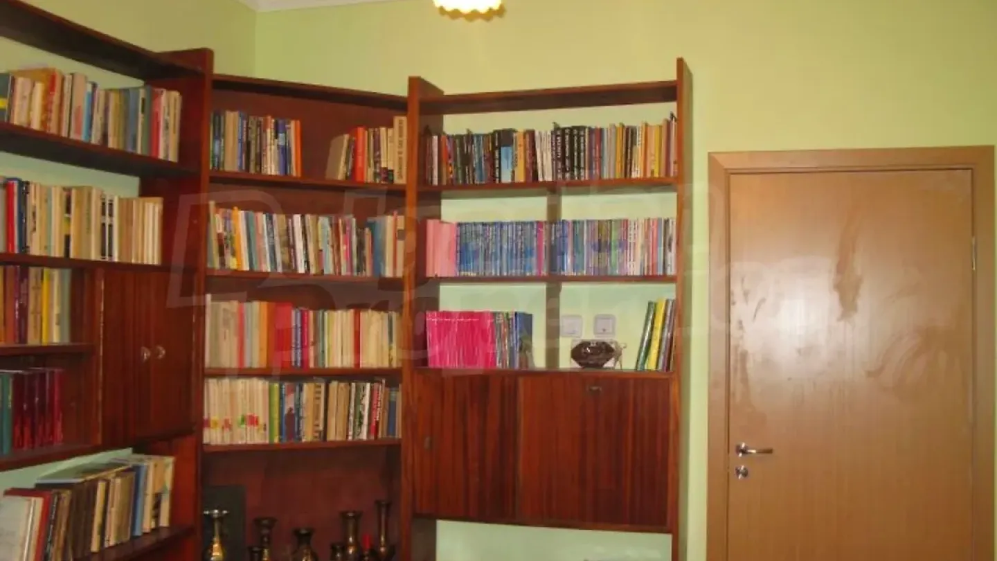 Spacious Fully Furnished Apartment Near Chataldzha Market, Varna - Image 4