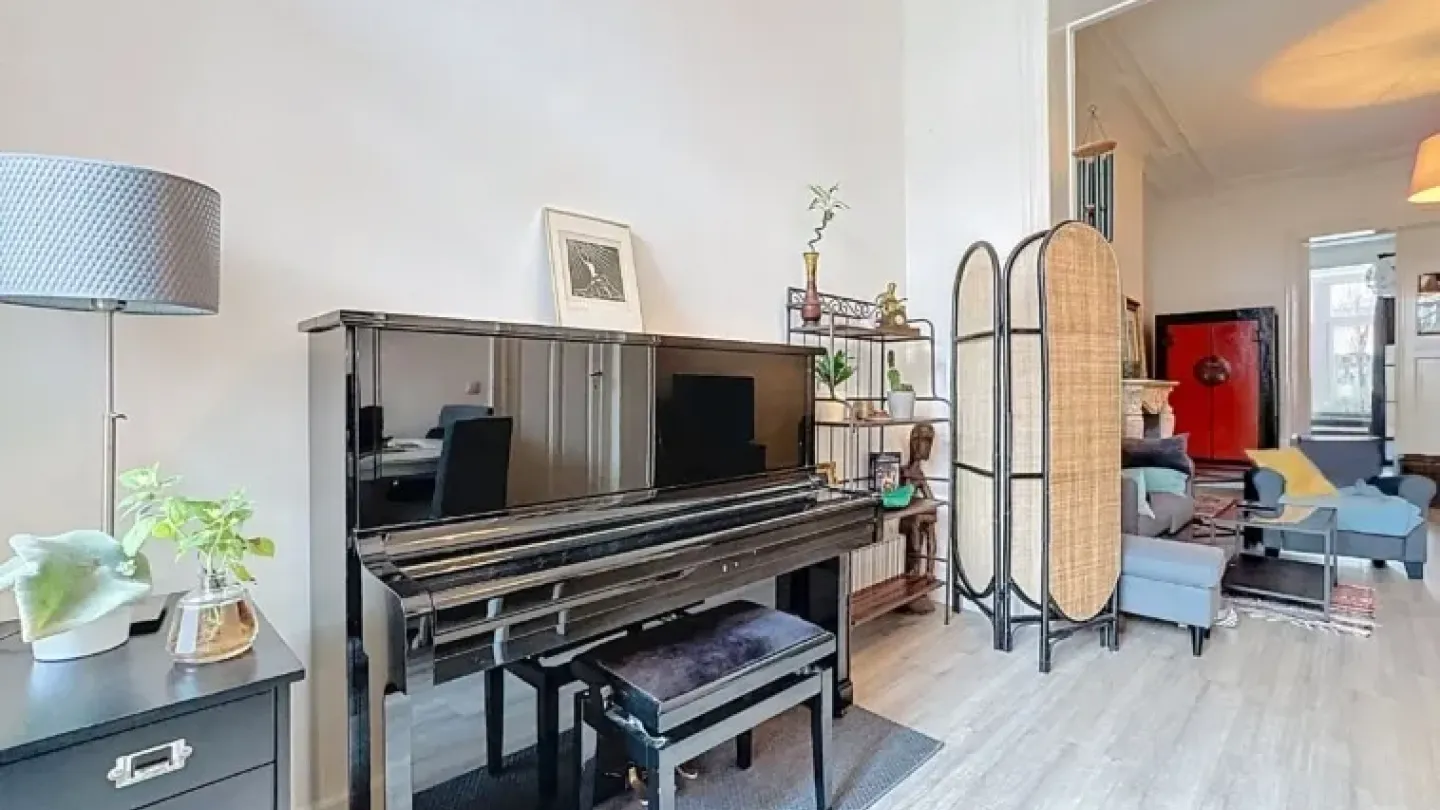 Stylish 2-Bedroom Apartment with Terrace in Brussels' Place Brugmann - Image 5