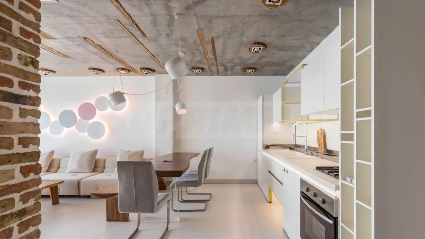 Luxury Varna Apartment with Sea View & Smart Features - Image 2