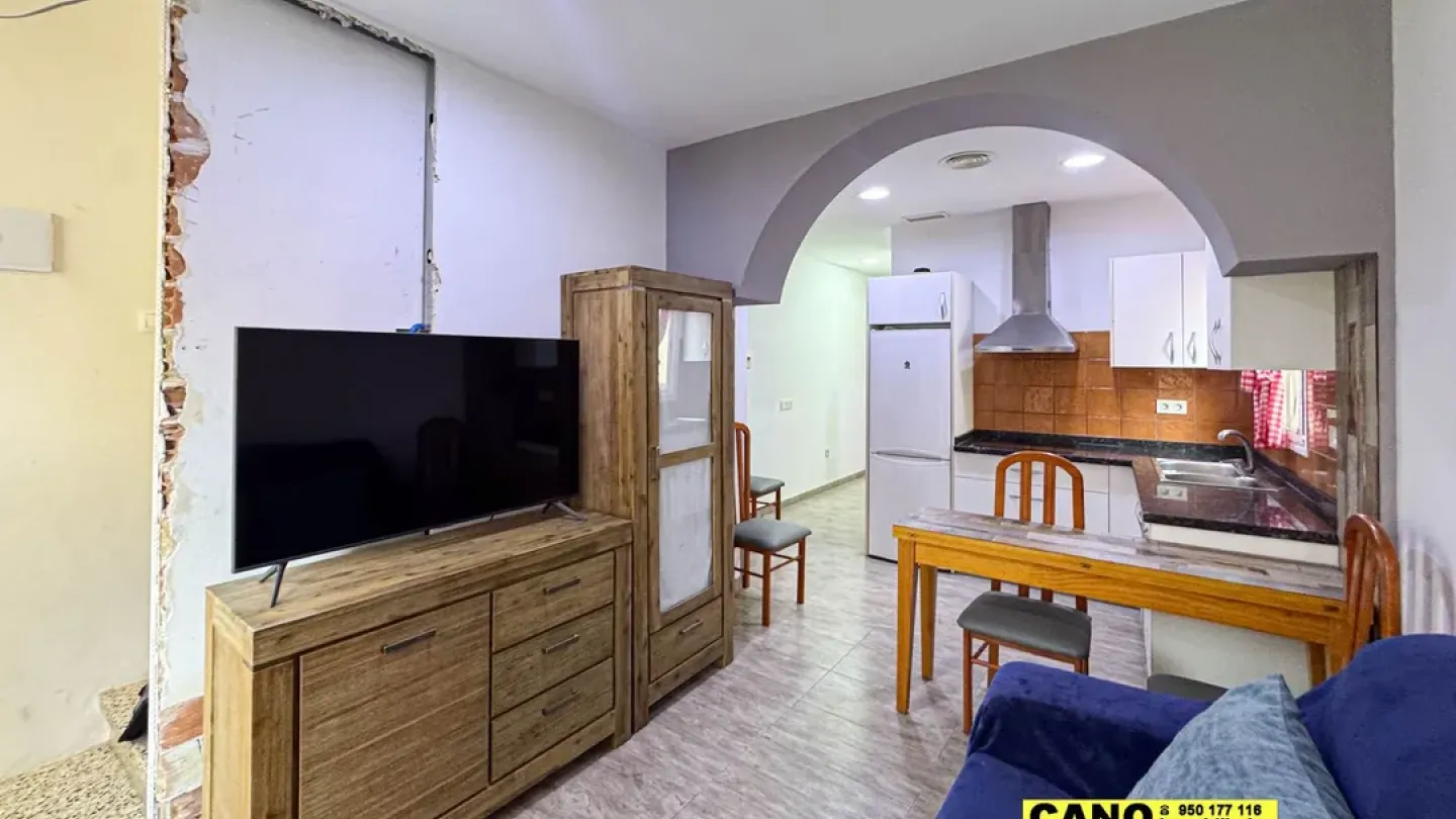 Spacious Duplex Apartment with Terrace in Almería, Spain - Image 1