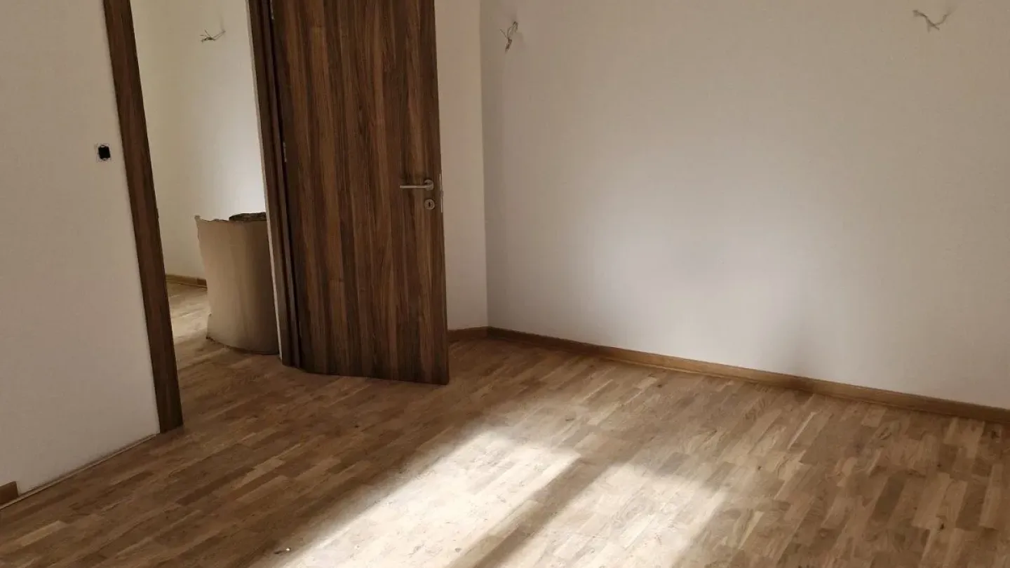 Spacious 3BR Apartment in Belgrade's Heart – Ideal for Business - Image 1