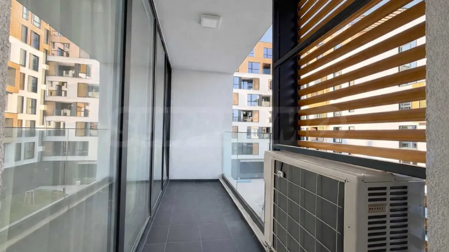 Fully Furnished 2-Bedroom Apartment in Royal Garden 2 - Image 3