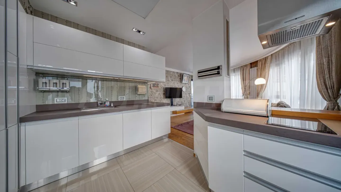 Spacious Fully Furnished Apartment Near US Embassy - Sofia - Image 2