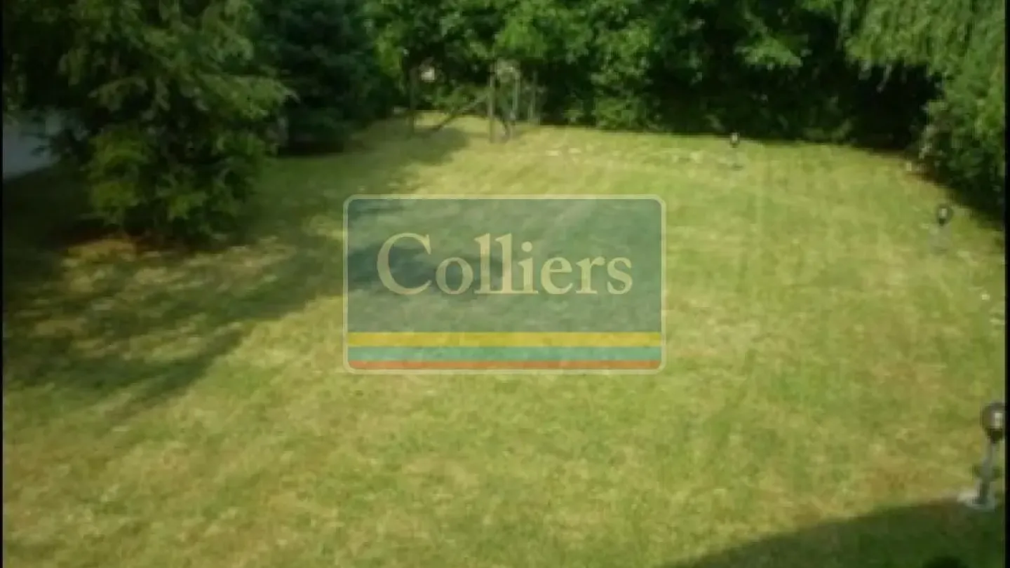 Spacious Family House with Garden in Belgrade's Quiet Area - Image 3