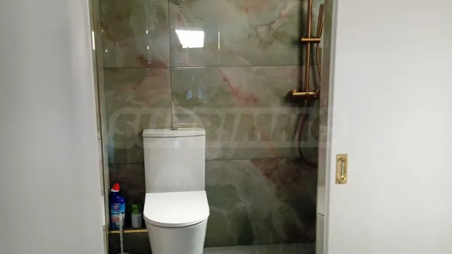 Spacious 3-Bedroom Fully Furnished Apartment in Almansa, Spain - Image 2