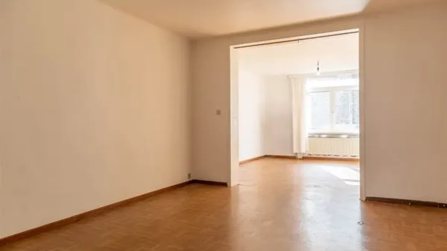 Spacious 5-Bedroom House Near Notre-Dame de Lourdes, Jette, Belgium - Image 4