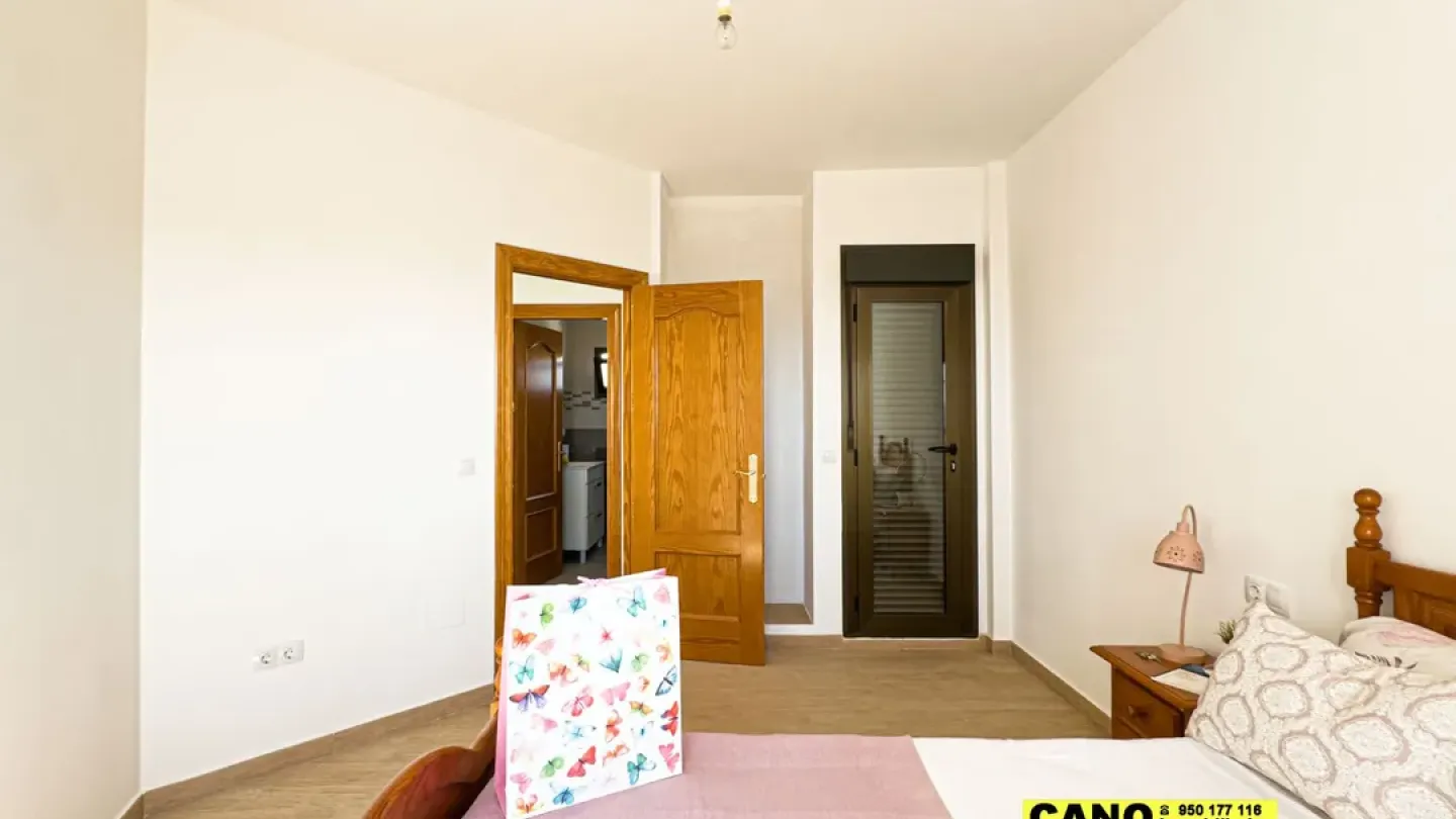 Spacious 5-Bedroom Chalet with Pool & BBQ in Huércal de Almería - Image 4