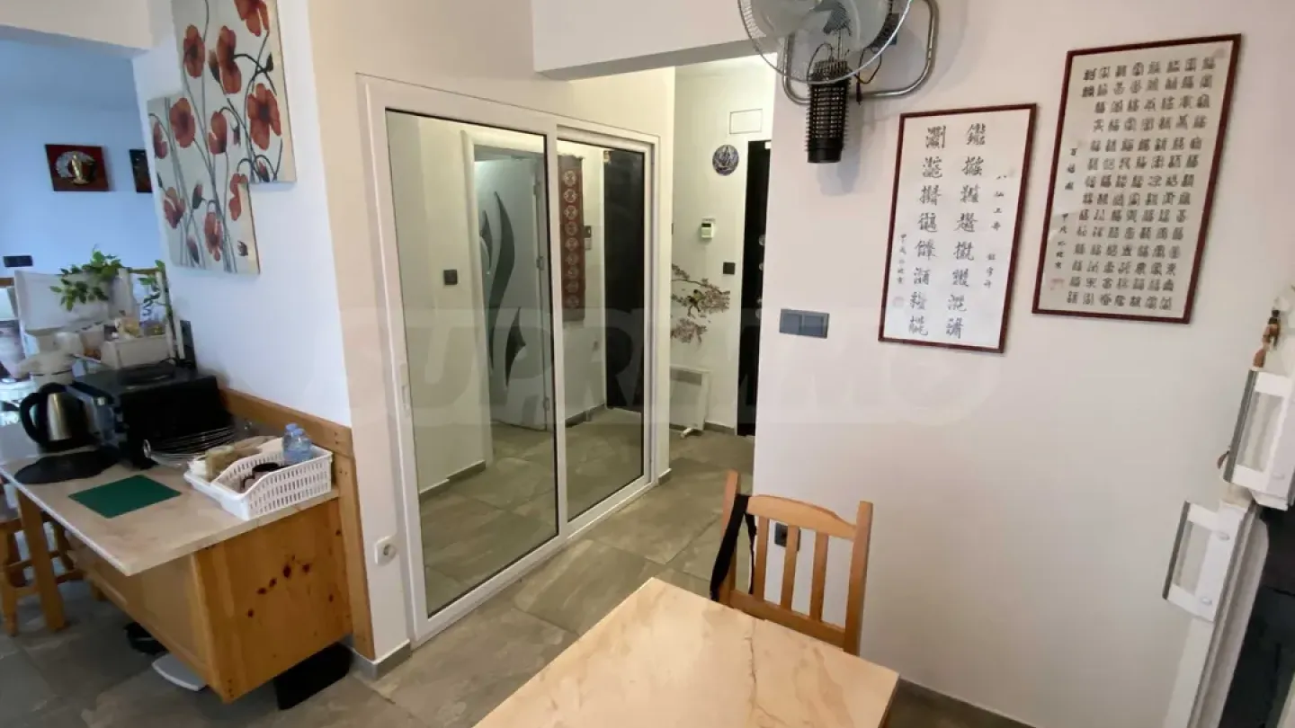 Fully Furnished Apartment with Danube River Views - Image 1