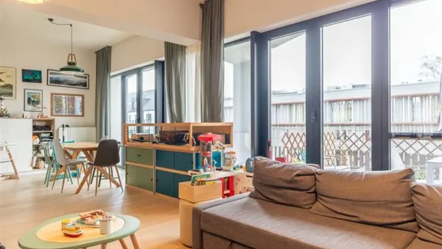 Spacious 3-Bedroom Apartment with Garage in Attractive Ukkel Location - Image 3