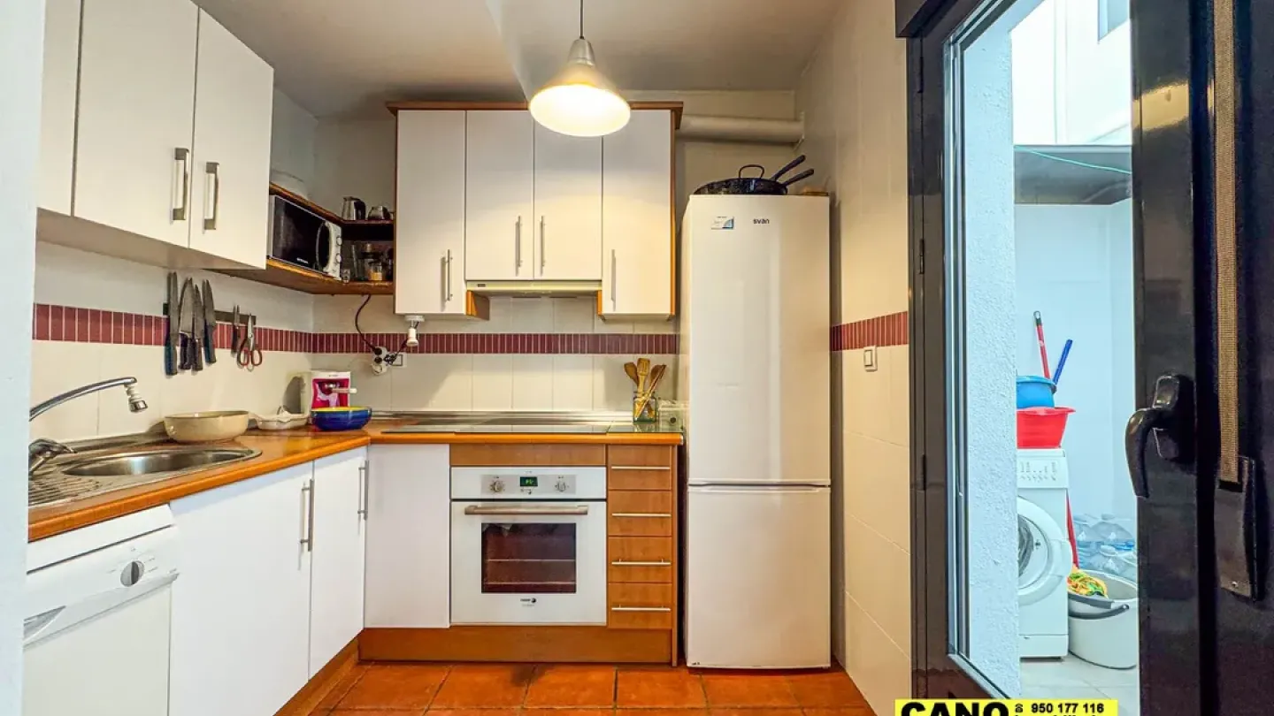 Spacious Triplex in Rodalquilar with Beach Access & Private Garage - Image 2