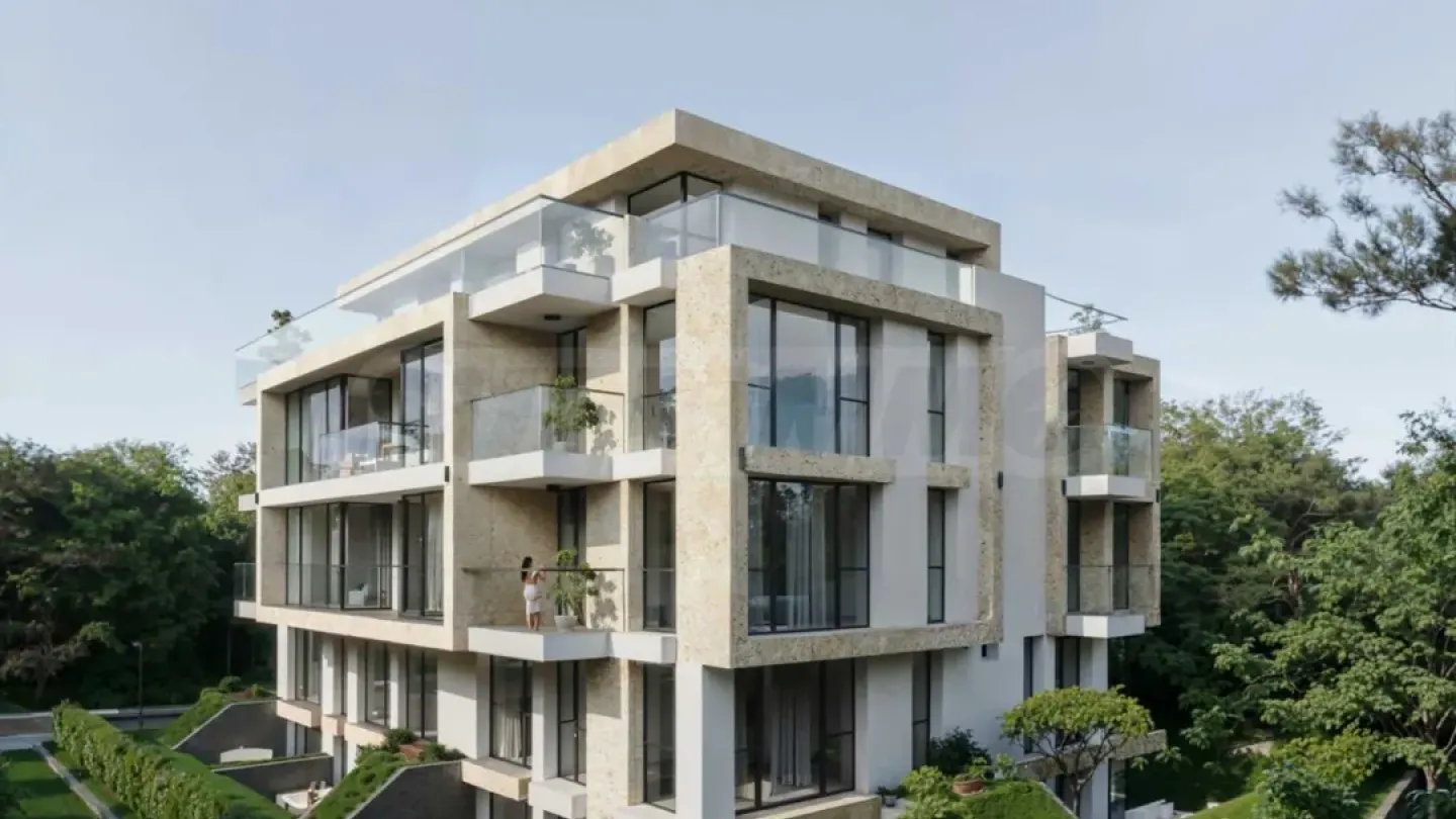 Spacious First-Floor Apartment with Private Garden in Sofia, Bulgaria - Image 2