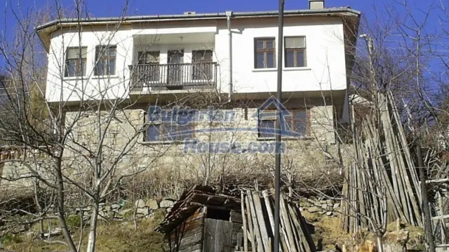 Spacious Rhodope Mountain House with Stunning Views for Sale - Image 3