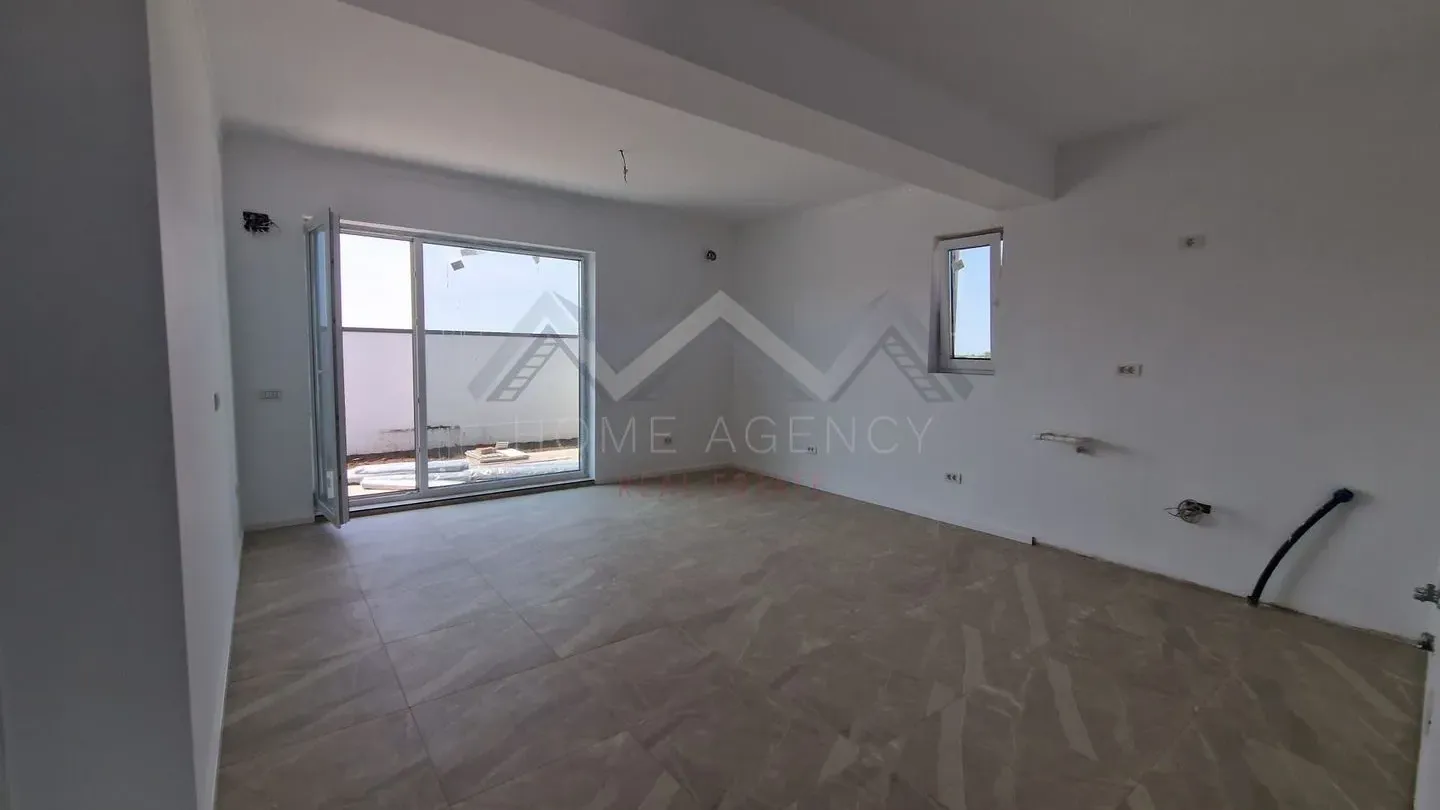 Spacious 3-Bedroom House in Otopeni, Modern Design, 90m2 - Image 5