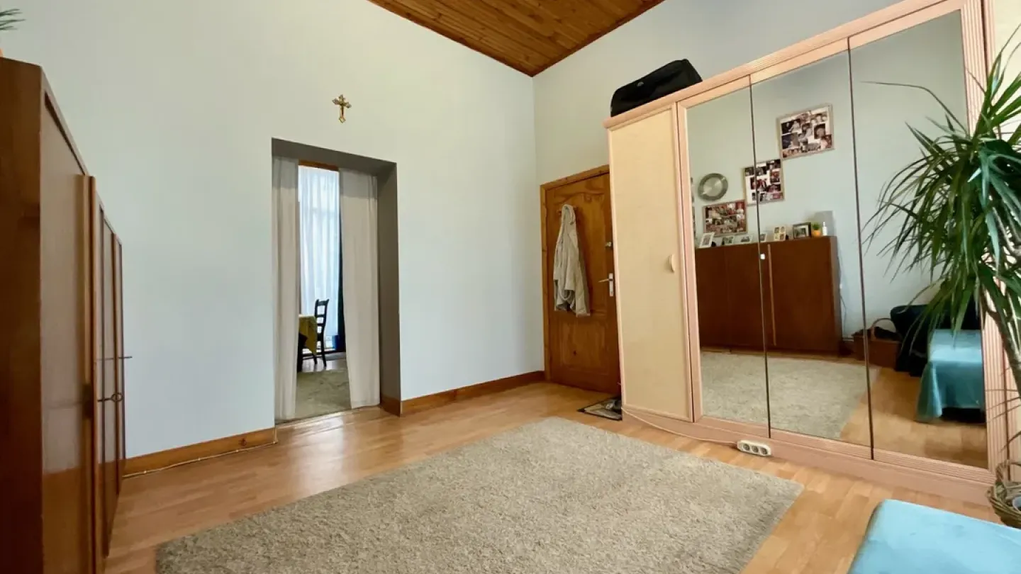 Schaarbeek Investment Property: Spacious Apartment Block with Rental Income - Image 3