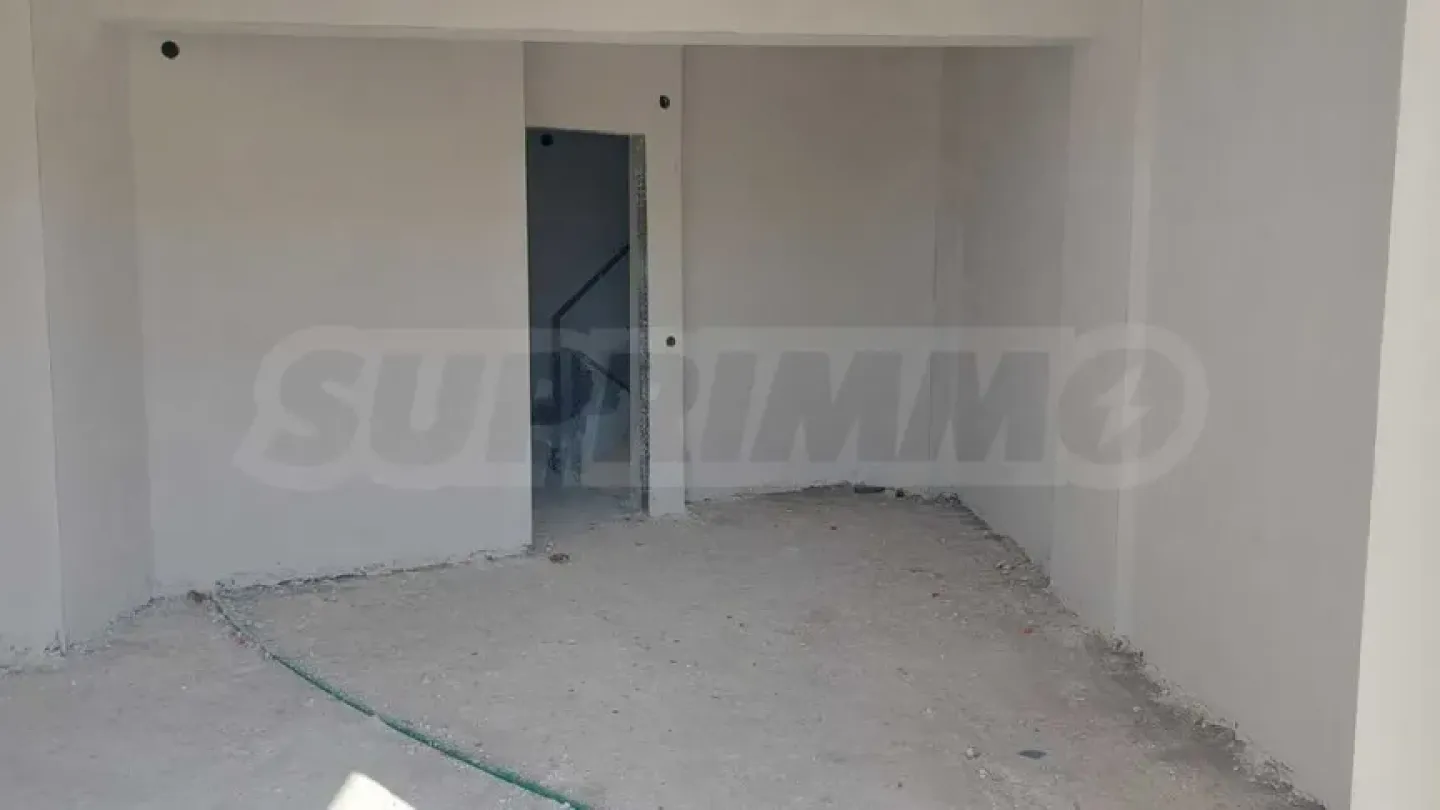 Spacious Four-Bedroom House in Nea Moudania, Close to the Sea - Image 4