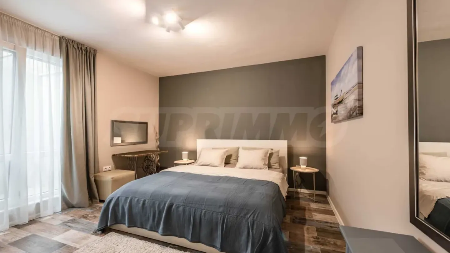 Stylish Varna Apartment with Parking & Sea Views - Image 4