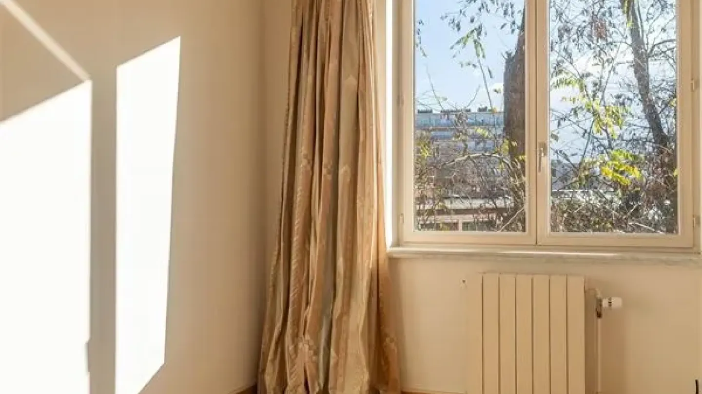 Spacious 3-Bedroom Apartment with Terrace in Quiet Ukkel Location - Image 3