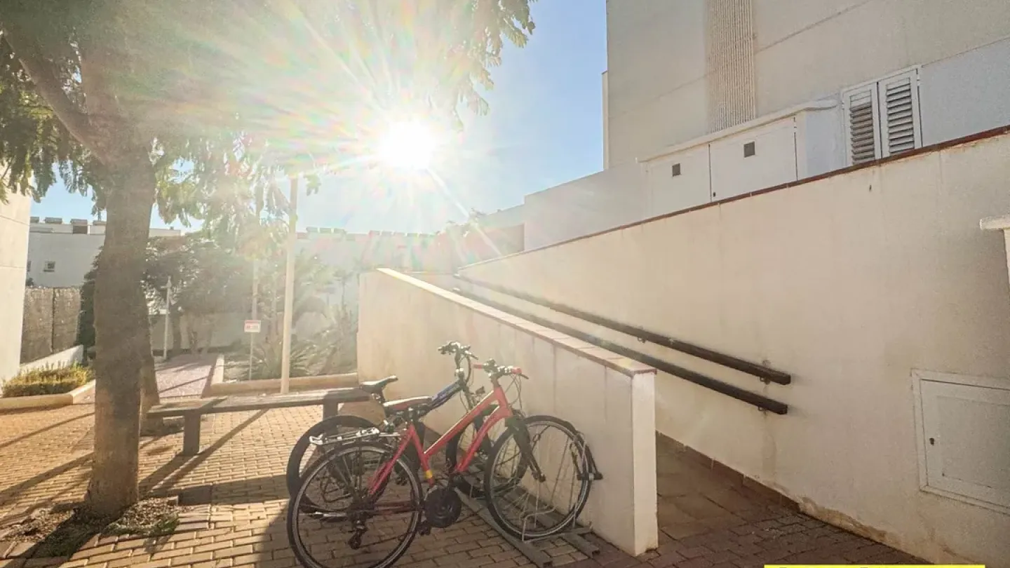 Spacious 3-Bedroom Apartment with Terrace in Almería's El Toyo - Image 5