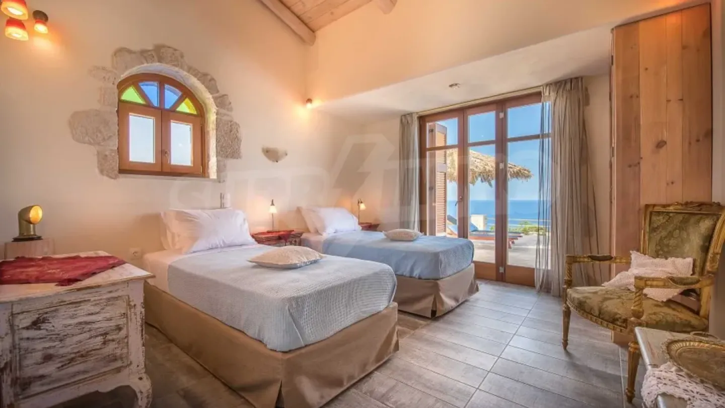 Luxury Zakynthos Estate: 6 Villas, Beachfront Paradise - Image 3