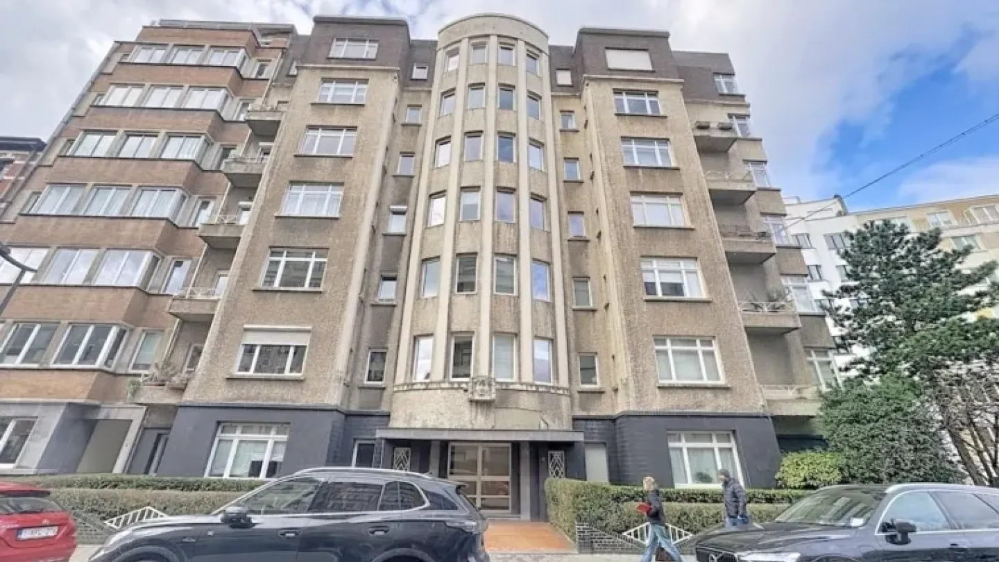 Spacious 2-Bedroom Apartment with Balcony in Brussels – Perfect Location - Image 1