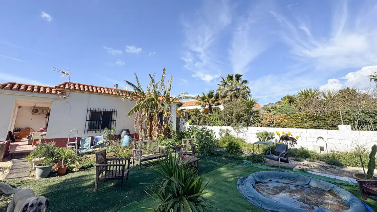 Spacious Cortijo with Pool & Garage in Níjar, Spain - Image 4